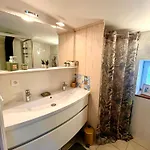 アパート Avec Entree Independante Sur Un Domaine De 9ha Avec Vue Vollore-Ville