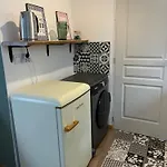 Avec Entree Independante Sur Un Domaine De 9ha Avec Vue アパート *