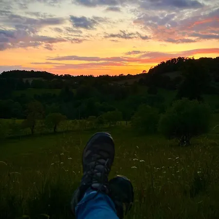 Avec Entree Independante Sur Un Domaine De 9ha Avec Vue *