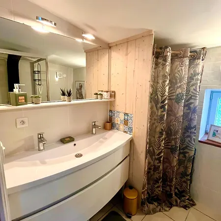 Apartament Avec Entree Independante Sur Un Domaine De 9ha Avec Vue Vollore-Ville