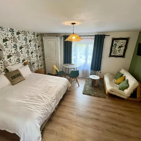 Avec Entree Independante Sur Un Domaine De 9ha Avec Vue Apartament